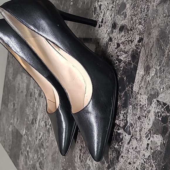 Black Heels with 3.5" heel Marc Fisher size 7.5 - Picture 1 of 2